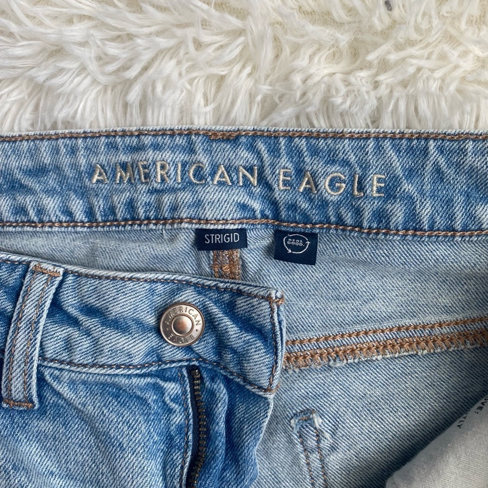 AE Strigid Distressed Light Blue Denim Jeans. NWOT. - Picture 5 of 9